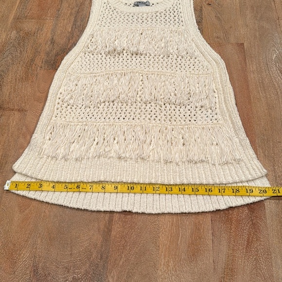 DKNY Crochet Fringe Sleeveless Festival Boho Sweater • Size Small - Picture 6 of 15